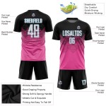 Sublimatie Gradiënt Vierkant Roze Voetbal Aangepast Zwart-Lichtblauw Vorm Uniform Jersey Sublimatie Gradiënt Vierkant Roze Voetbal Aangepast Zwart-Lichtblauw Vorm Uniform Jersey