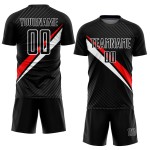 Aangepast rood-wit shirt met zwarte voetballijnen, uniform sublimatie diagonaal Aangepast rood-wit shirt met zwarte voetballijnen, uniform sublimatie diagonaal