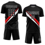 Aangepast rood-wit shirt met zwarte voetballijnen, uniform sublimatie diagonaal Aangepast rood-wit shirt met zwarte voetballijnen, uniform sublimatie diagonaal