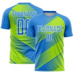 Blauw neon op maat gemaakt groen-wit voetbal uniform poeder jersey sublimatie Blauw neon op maat gemaakt groen-wit voetbal uniform poeder jersey sublimatie