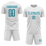 Wit sublimatie uniform op maat gemaakt voetbalshirt in blauwgroen Wit sublimatie uniform op maat gemaakt voetbalshirt in blauwgroen